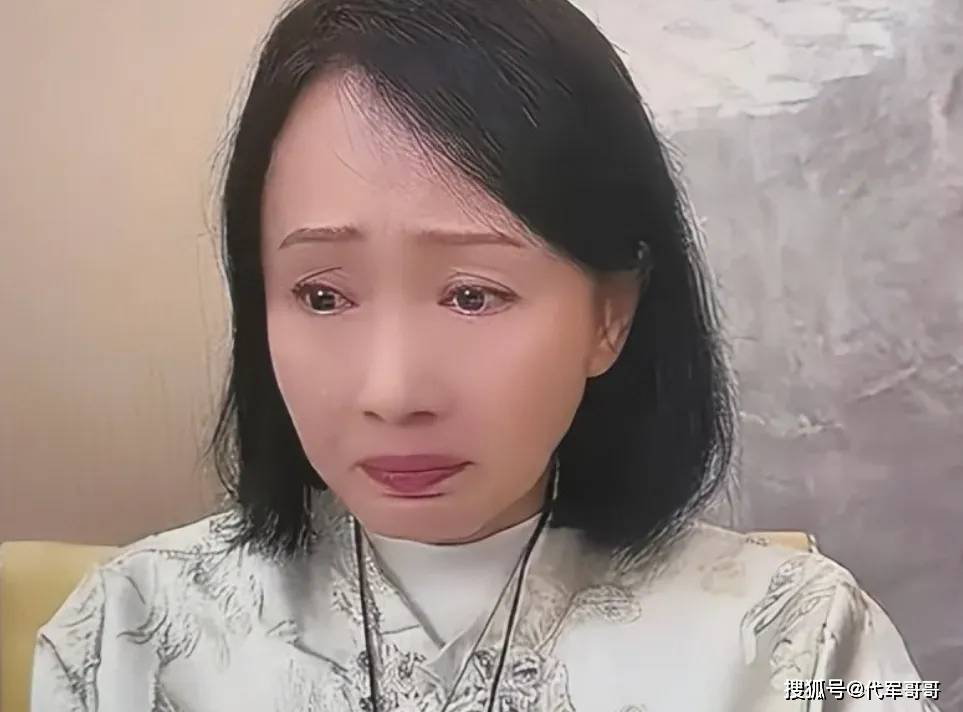 不再隐忍!曾与小7岁保剑锋相恋的黄慧颐,如今57岁公开分手内幕