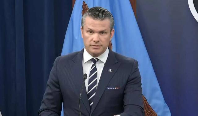 歼15对日机亮剑，美防长紧急警告日本，高市早苗却发言要求中方