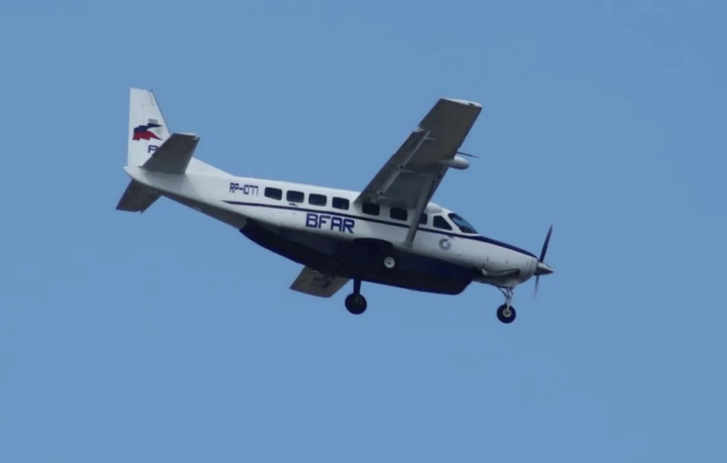 趁着中日剑拔弩张,菲律宾飞机侵闯渚碧岛,解放军对其“开火警告”!
