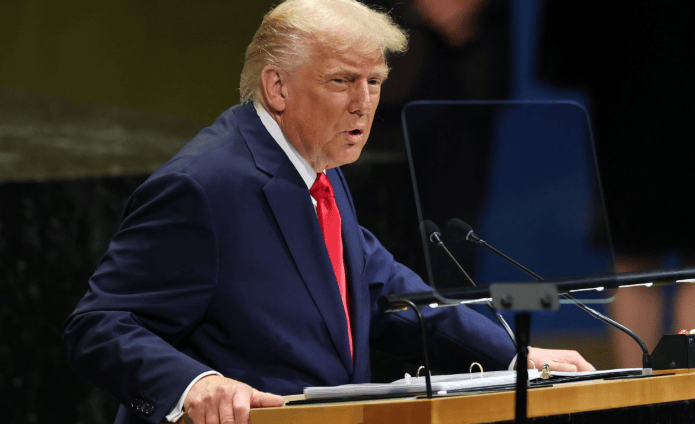 枪声响了,柬埔寨把路走绝,泰国动手后才发现,自己捅了马蜂窝!特朗普还会去维护和平吗?