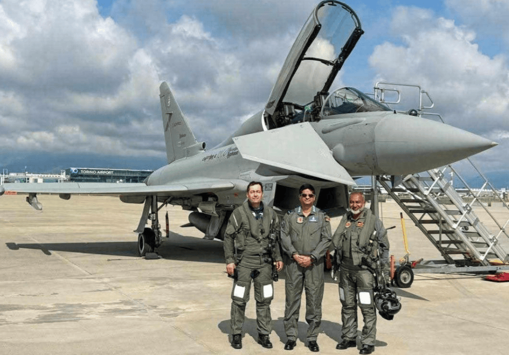 打算抛弃歼-10CE了?空军元帅“冲动消费”,孟加拉闪签欧洲台风