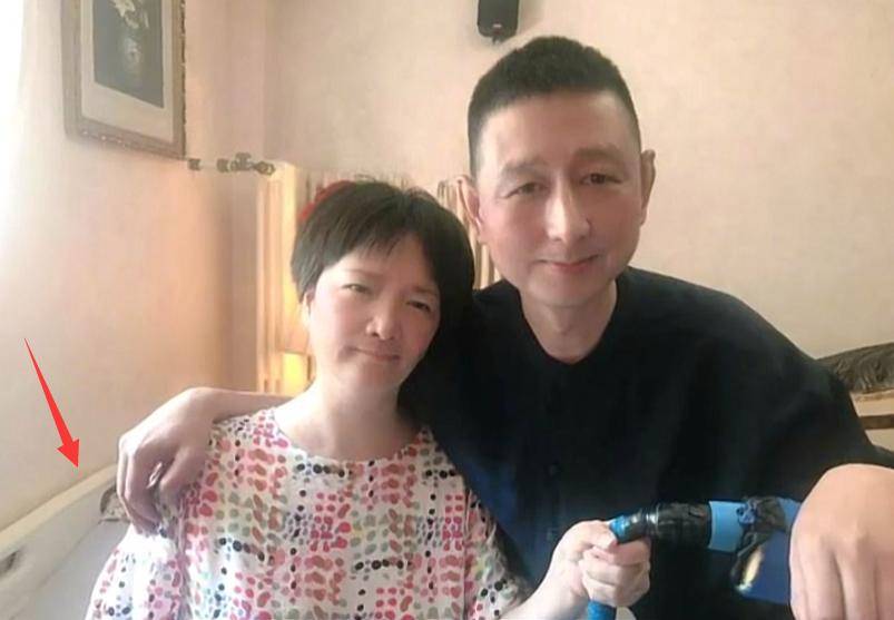 61岁演员何晴去世,好友公开住院照,瘦了很多,变化太大难认出