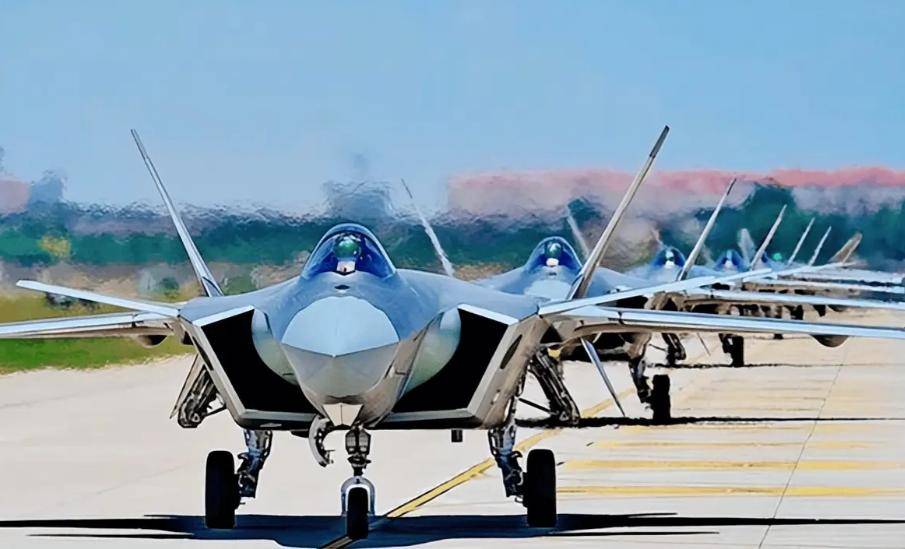 这才是我国空军最急缺的战机,需大量生产装备部队,不是歼20战机