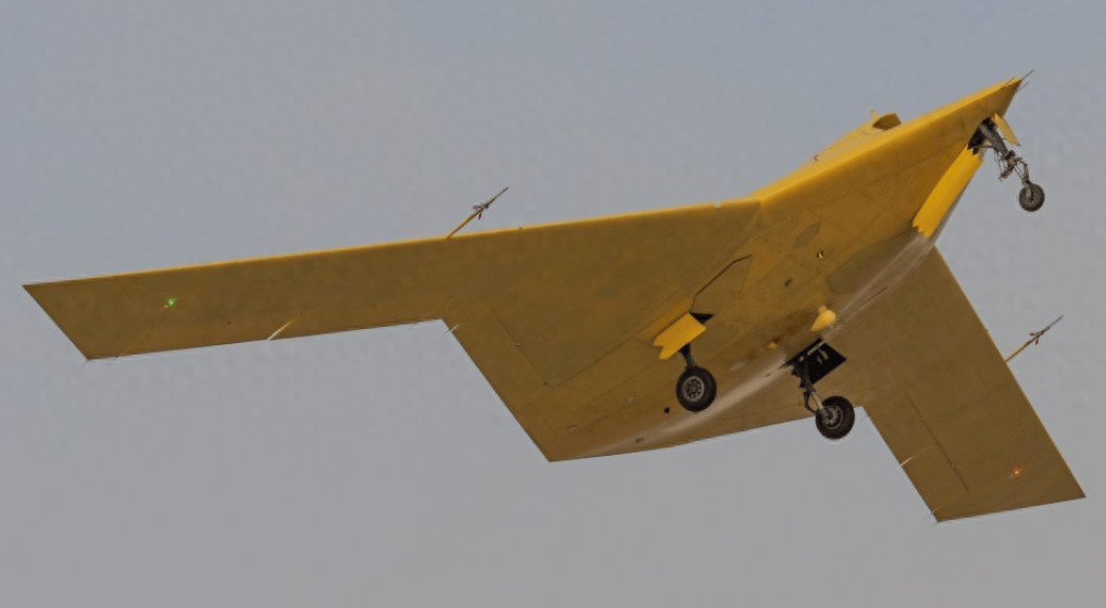 解放军再亮“杀手锏”,彩虹-7无人机首飞成功,中东土豪已经迫不及待了