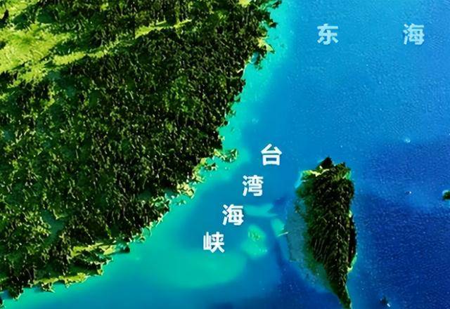 福建舰首过台海，解放军摆开阵势，高市竟改口：不会动用自卫权？