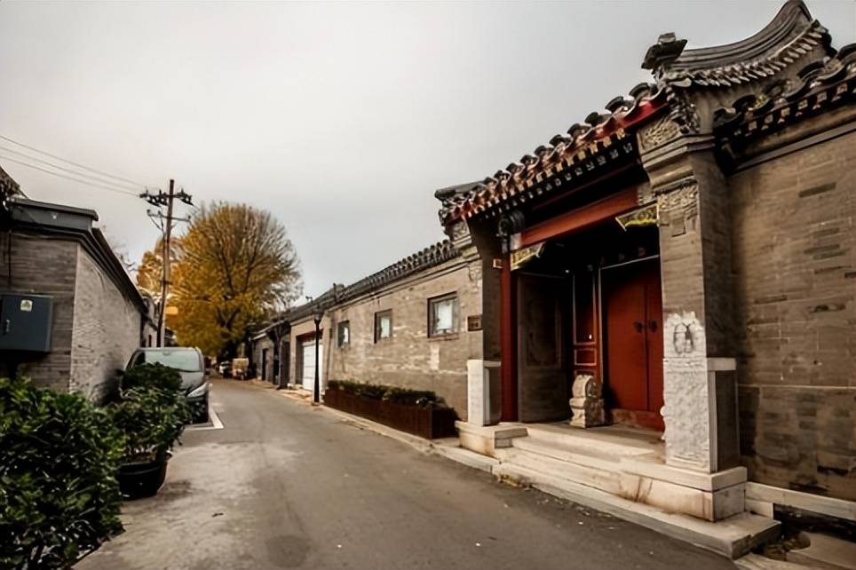 2008年章含之逝世后,外交部要求洪晃搬家,洪晃:这是刨我的根!