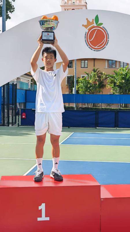 中国网球小将赴美参赛佳绩频传 12岁组男女单打夺冠