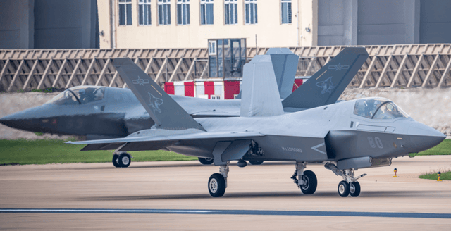 以076为基础,中国量产6万吨级“闪电航母”的必要性分析