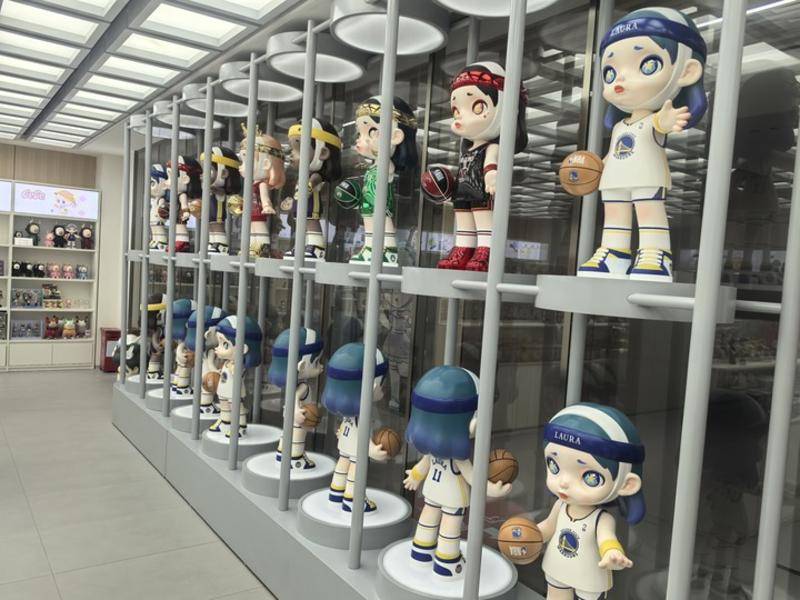 新华社：体育赛事经济持续升温 中超观众创历史苏超火爆