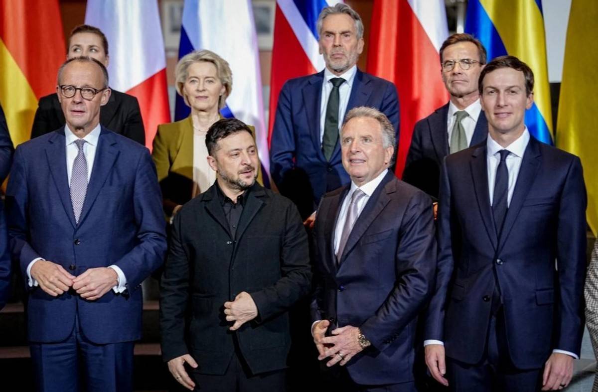 普京召开俄军大会，警告乌克兰若不屈服，俄罗斯将武力解放历史领土