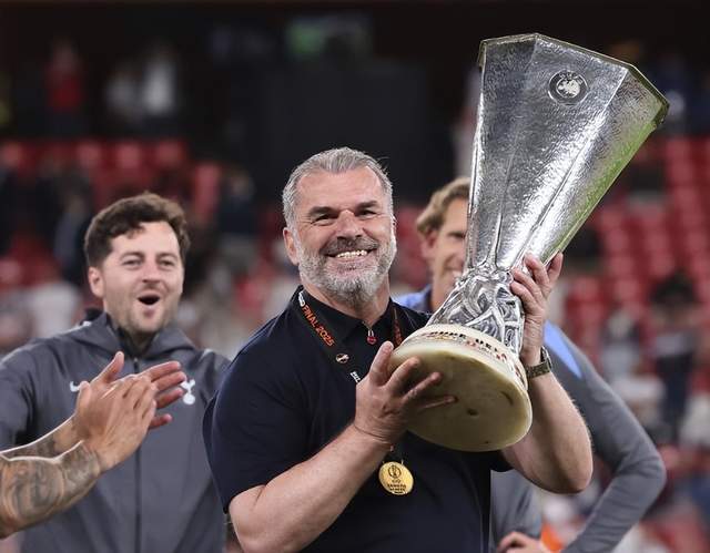 原创             中超成名帅跳板！44岁英超教练有望执教中超：刚拿欧联杯冠军