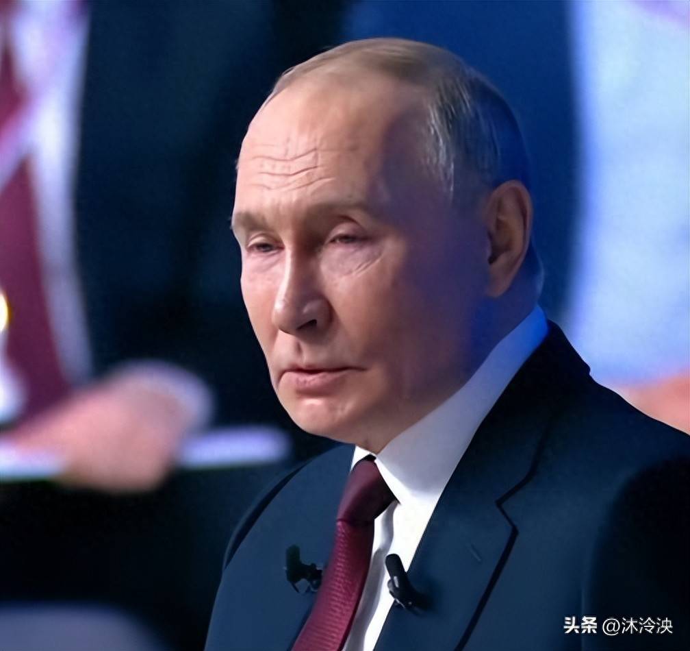 英雄难过美人关？普京承认新恋情，镜头前的一个举动更引全球热议