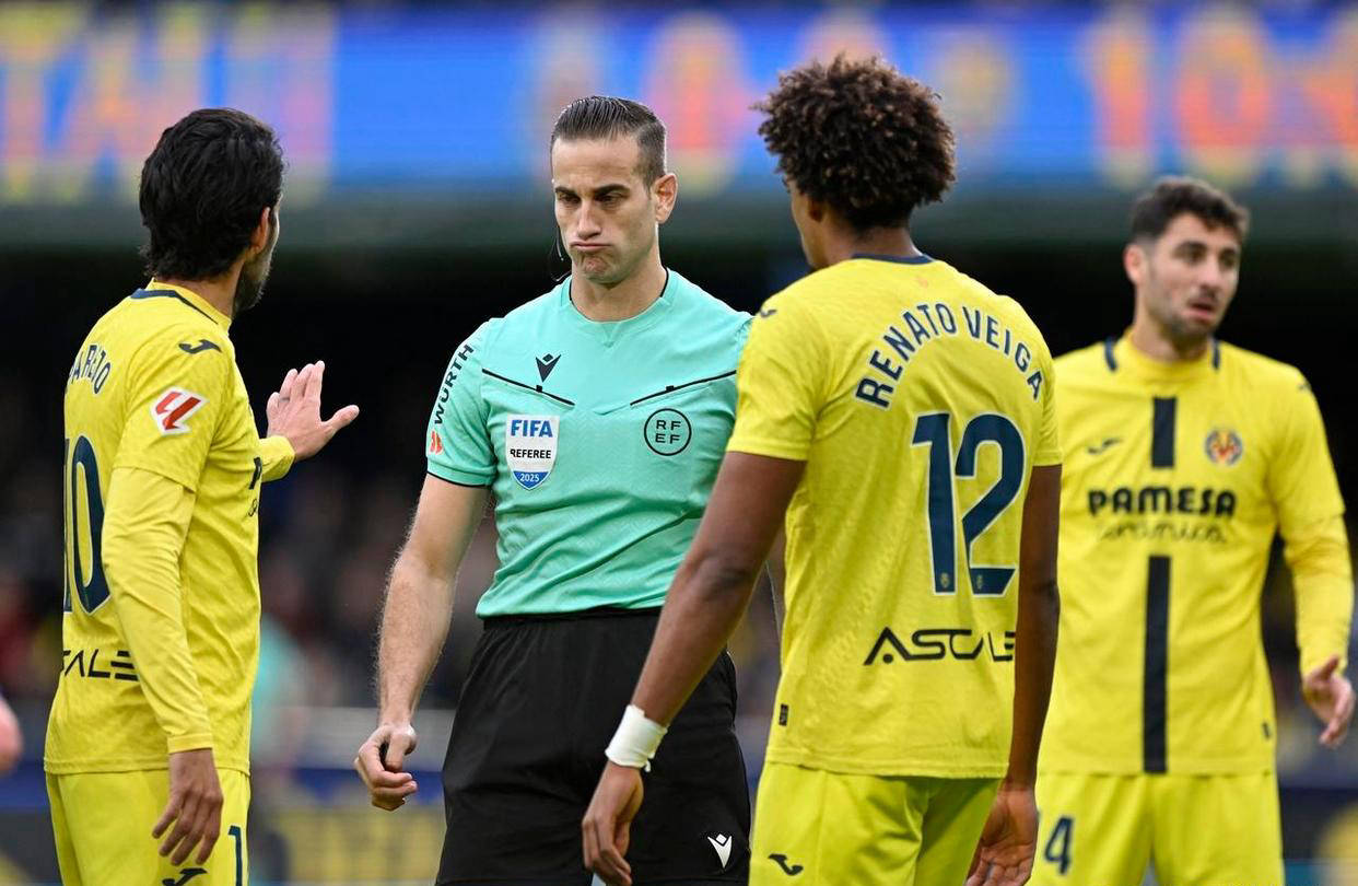 西甲联赛免费高清直播＋实时赛程积分榜＋竞彩预测全覆盖（2025赛季）西甲最新积分战报：巴萨豪取八连胜领先皇马4分马竞大胜突出重围跃升前三