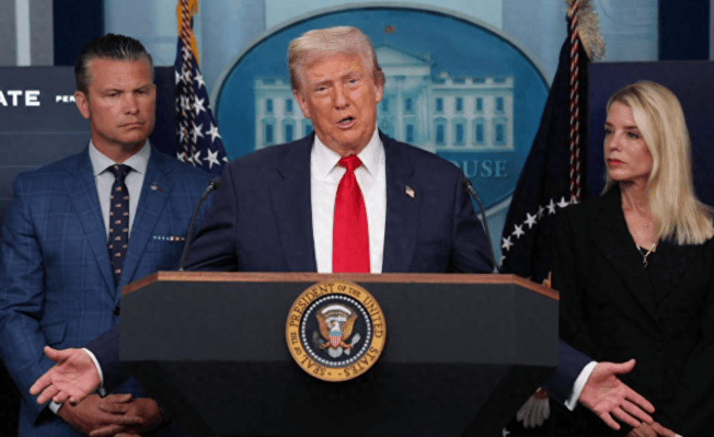 中国拒绝与美国谈判？特朗普以最高统帅的身份，下令美军造更多航母