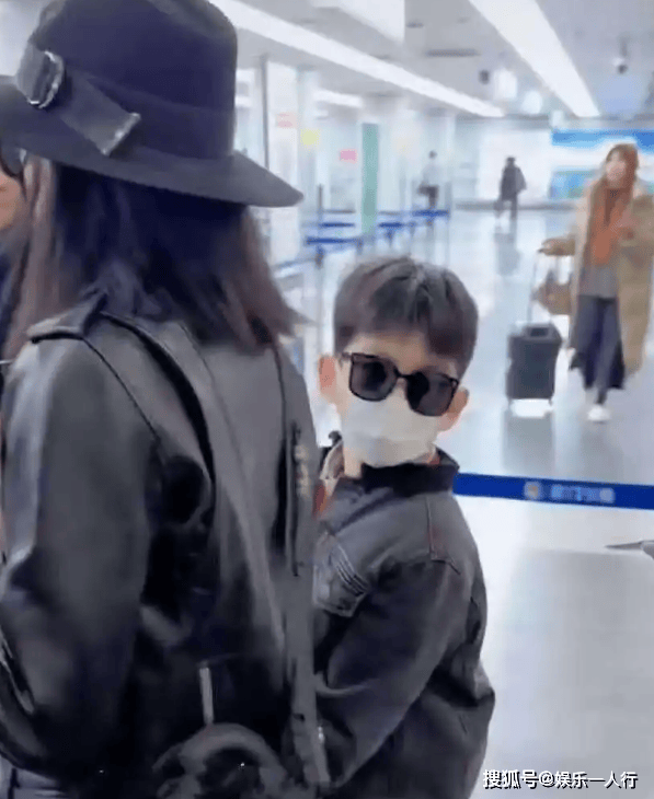 陈妍希万万没想到，她和陈晓仅9岁的儿子，就开始为她争光了，离婚后状态回春胜过前夫陈晓