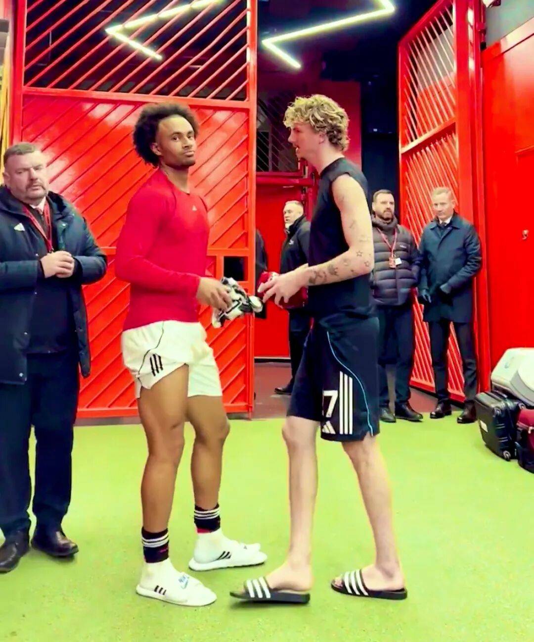 米兰体育- 米兰体育官方网站 世界杯官方指定投注平台曼联4000万卖齐尔克泽计划曝光战纽卡前其已同意转会罗马！或交换铁腰