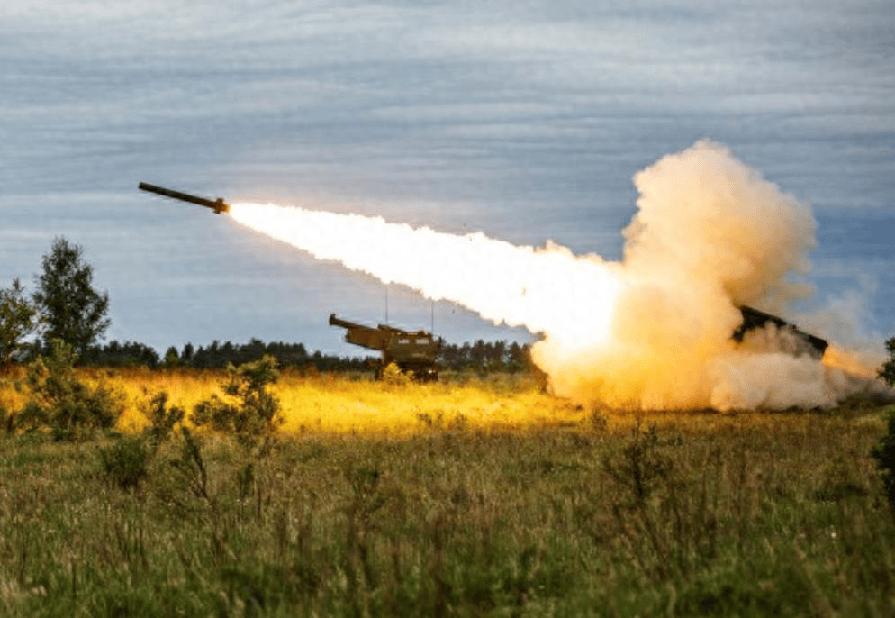 解放军打响正义第一枪，将台岛围成一个圈，让美军火船不敢靠近