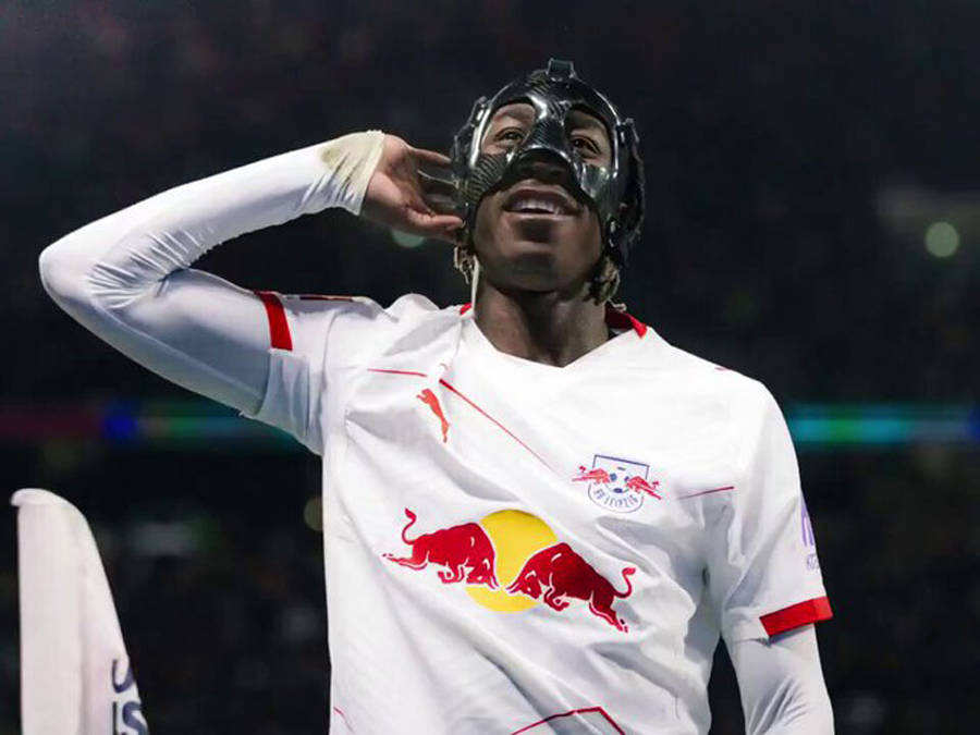 原创             曼联冬窗两潜在引援位置确定！一人标价1亿，阿莫林恐只有最已阵