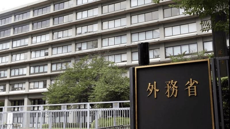 解放军炮弹已打进台海，日本才缓缓冒头，用一句话就打发了赖清德