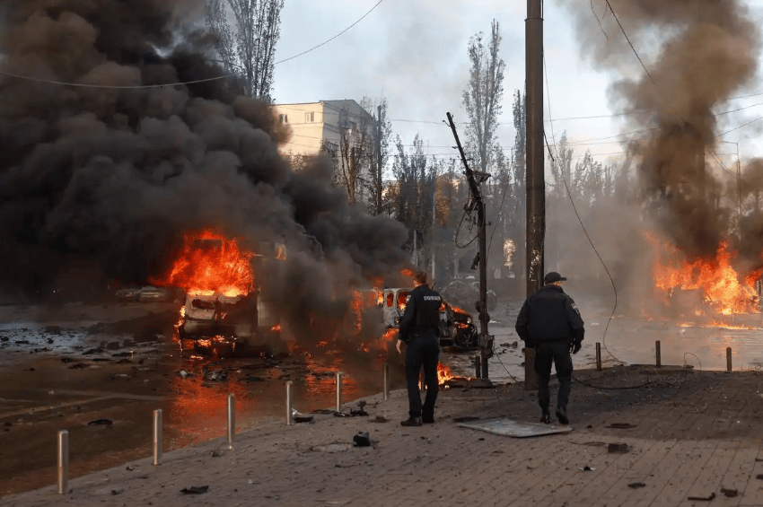 32万用户集体掉线!俄军“屠城断电”战术,击穿乌克兰战争底气