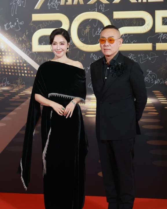 史无前例！佘诗曼第四次获视后，黄宗泽获“双料视帝”破个人记录