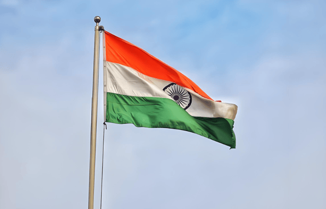 印度空军的“降维打击”:不买新飞机的三哥,狂砸87亿买炸弹