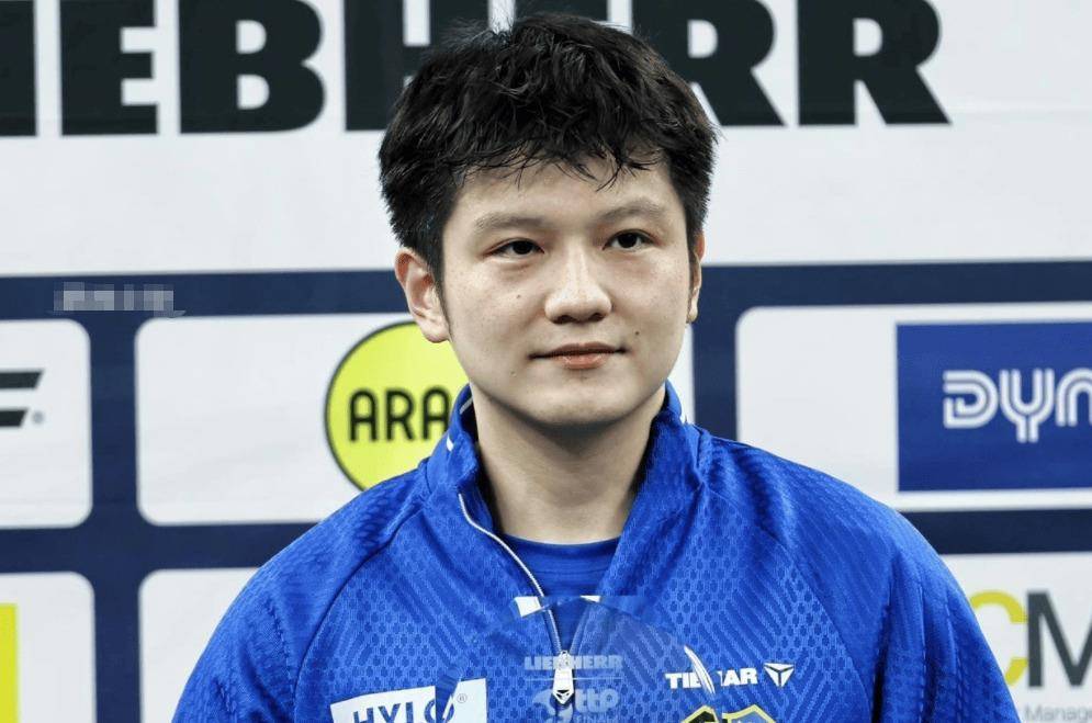 球速体育- 球速体育官方网站- APP下载樊振东搞笑一幕！后退发力击球差点摔个蹲7小时4胜+率队3-1夺冠