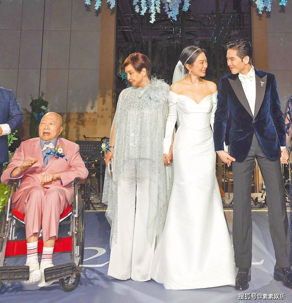 萧敬腾岳父林光宁追思会,现场布置白色花海,亲属将穿白衣送别