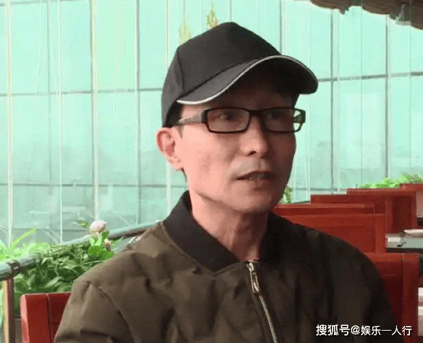 央视点名！蔡明也没想到，退出春晚15年，老搭档巩汉林因一举动再次口碑暴增