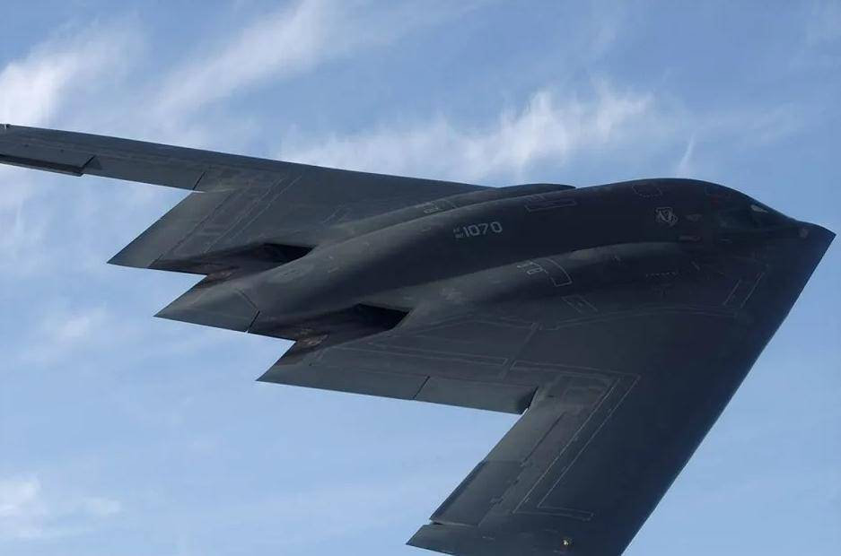 550亿打水漂！外媒承认：中国软件提前戳穿B-21隐身神话，美军未列装先落后