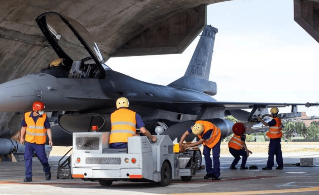 与印度程序员有关？台军F-16坠机，或被美国给坑了，这次损失很惨