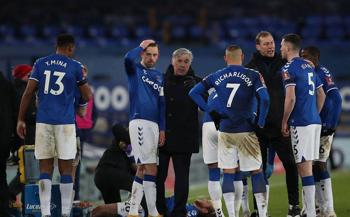 英超联赛免费高清直播+实时赛程+积分预测（2025赛季全覆盖）埃弗顿主场惨遭重创狼队首胜是否能助力延续良好势头？