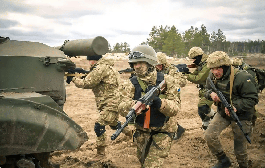 100公里生死线！胡里亚波勒24小时沦陷，俄乌扎波罗热攻防战惊现新变局