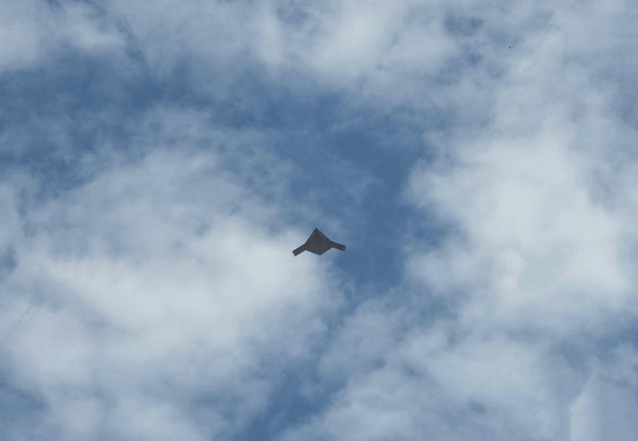 外媒哗然！中国GJ-X无人隐轰机腹照流出，双内置弹仓首次现身？