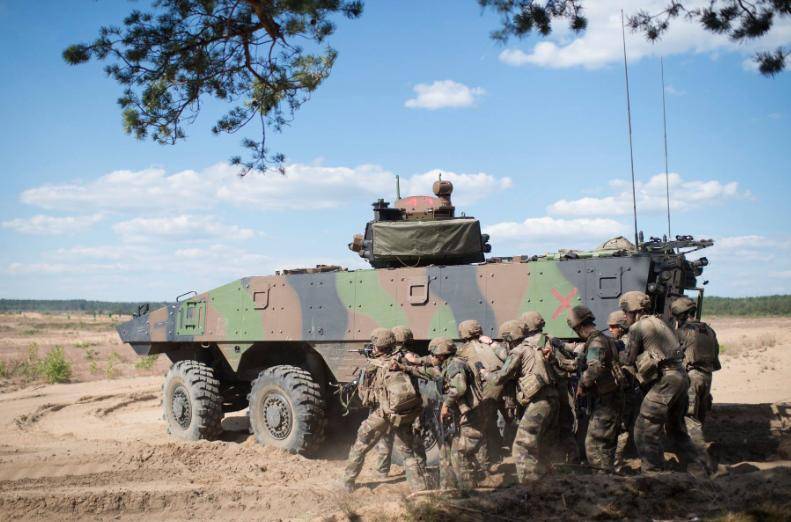 唯一没有美国驻军的西方强国，美军穷尽所能，几十年拿它没办法