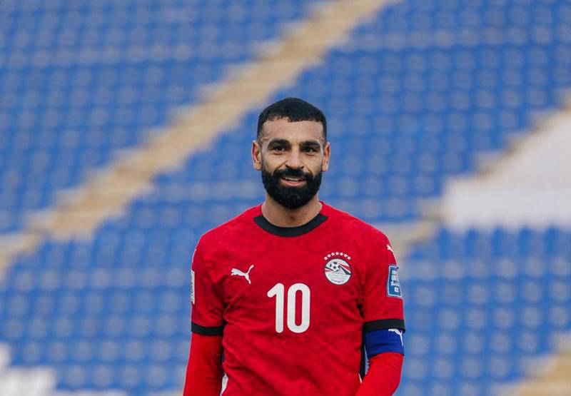 “英格兰足球超级联赛两大冠军齐日出局！鲁尼