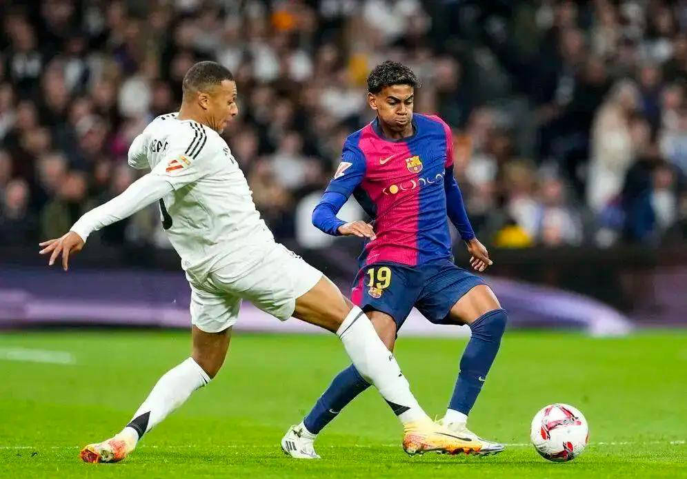 西超杯决赛前瞻：巴萨誓西班牙足球甲级联赛复仇皇马 力拼卫冕荣耀