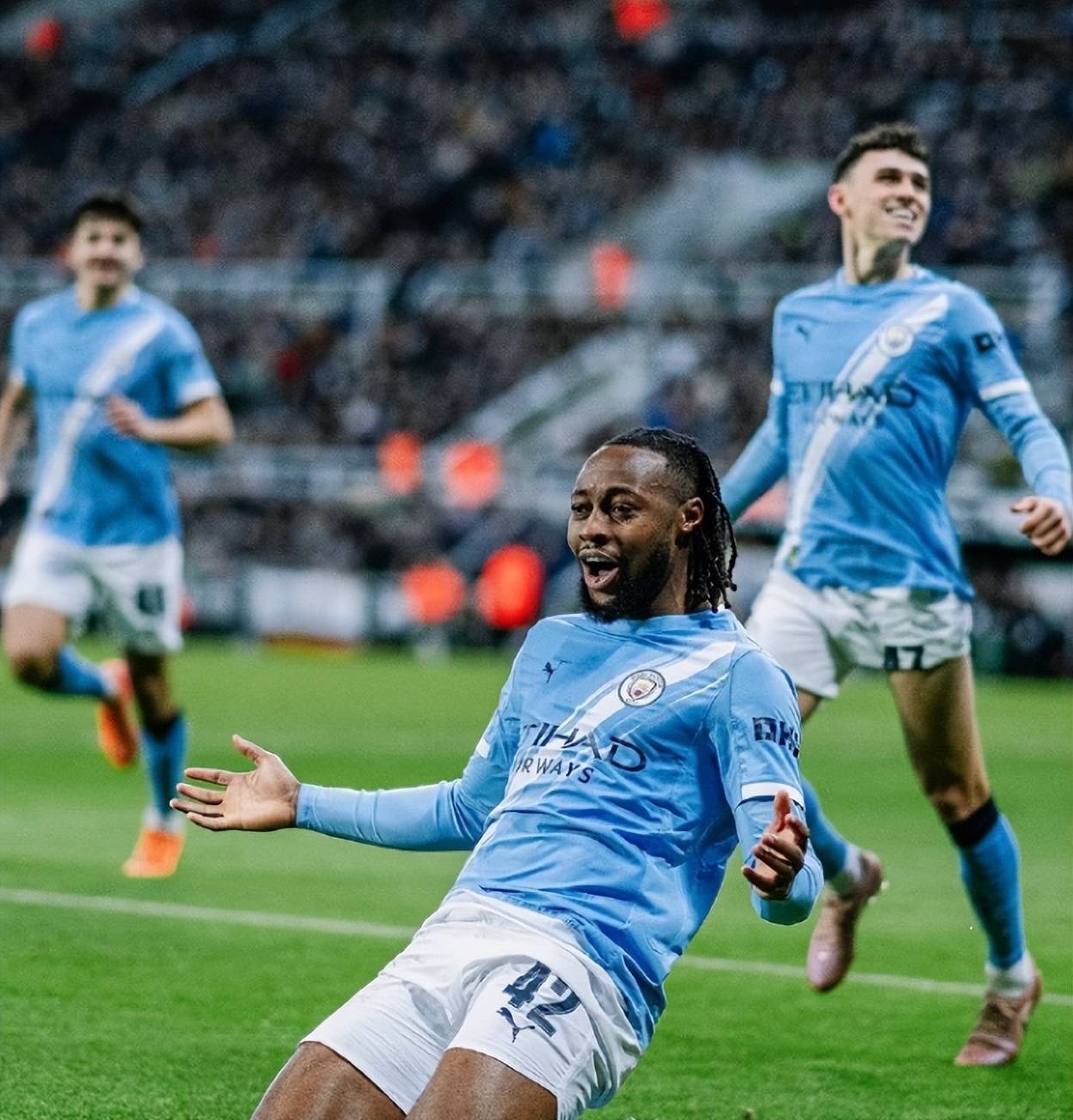 原创             联赛杯半决赛曼城2比0纽卡，塞梅尼奥连场建功，曼市德比迎难点