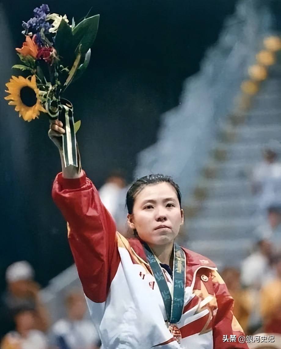 涉贪腐被带走、败光20亿、移民改国籍，邓亚萍身上的谣言太离谱