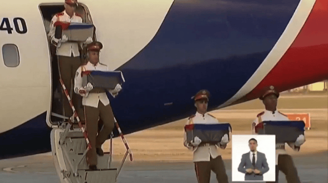 和美军战至最后一刻，32名古巴保镖遗骸归国，数千民众迎接