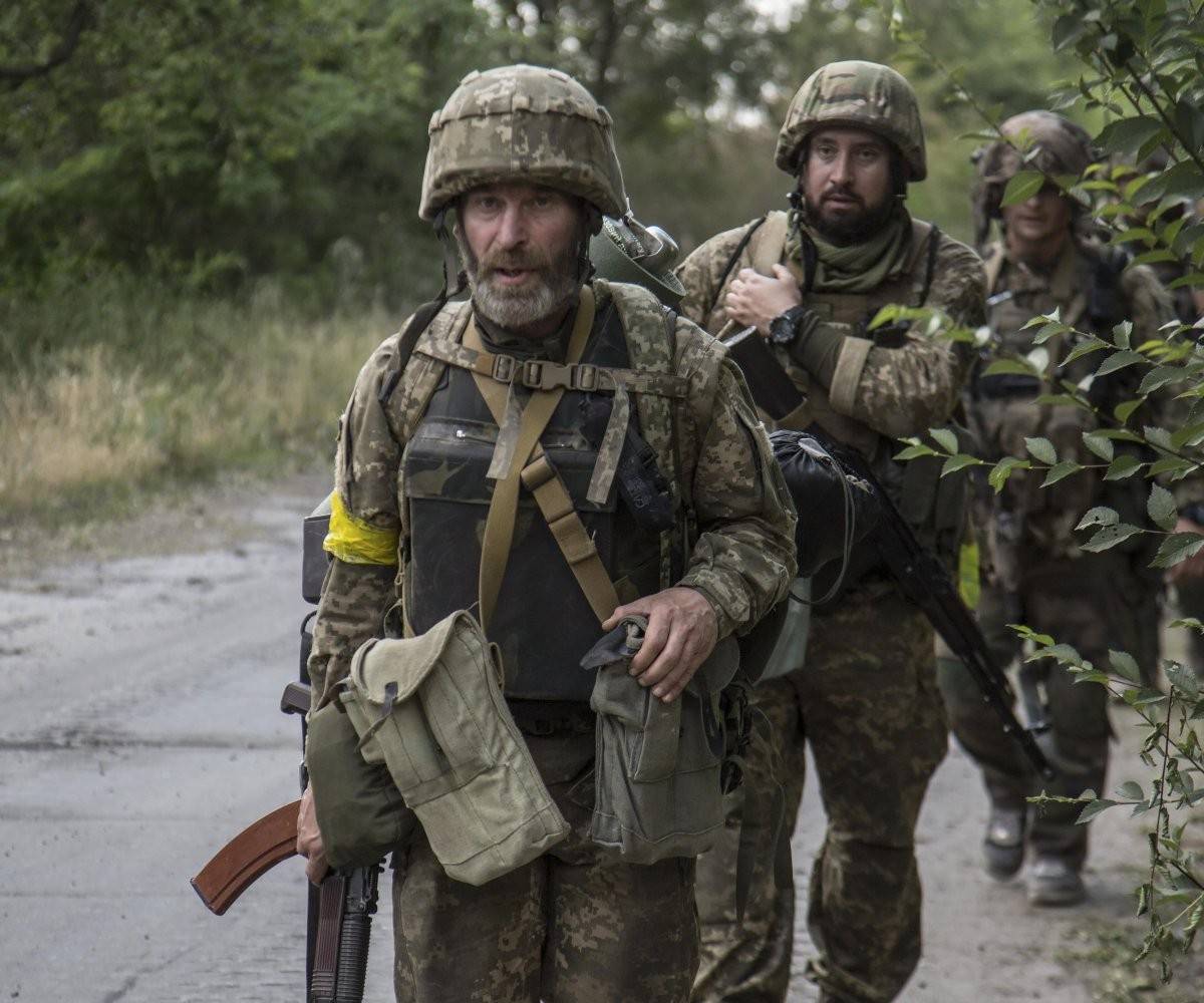 俄军一天占领2个定居点，乌军大量兵力被牵制，再后退就没防线了