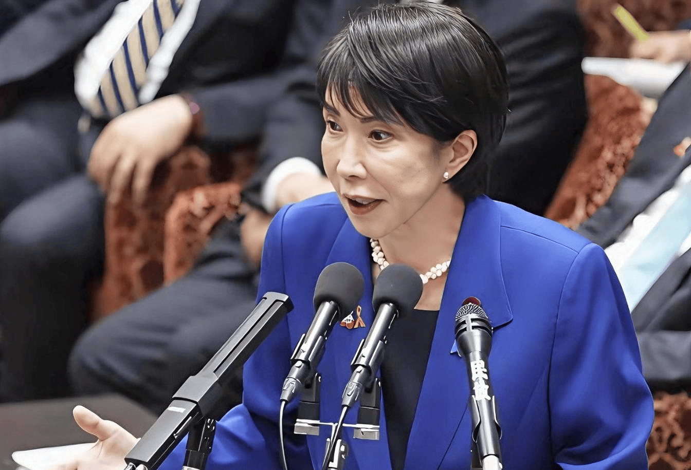 千艘中国船集结！解放军表态后，外交部点名日本：血债必须要偿还