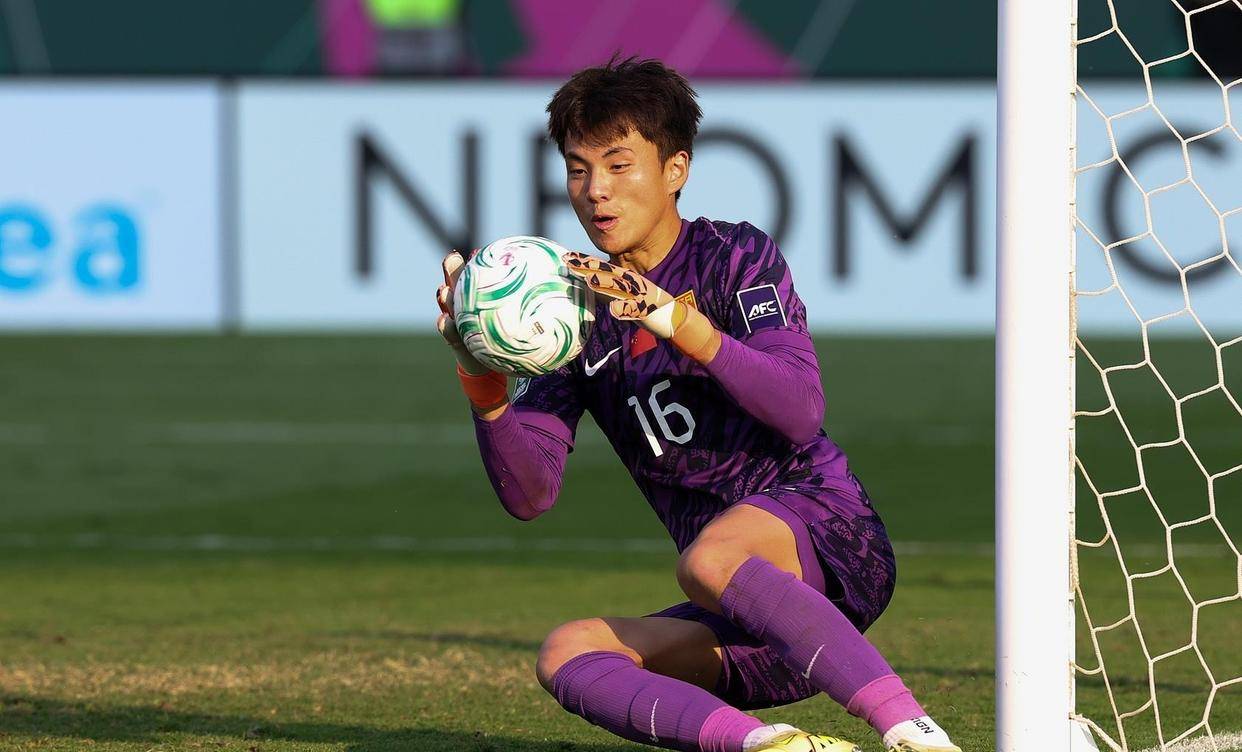 世界杯直播在线观看——高清足球直播平台推荐一战封神！门将李昊8次扑救成晋级头号功臣U23国足历史性挺进四强