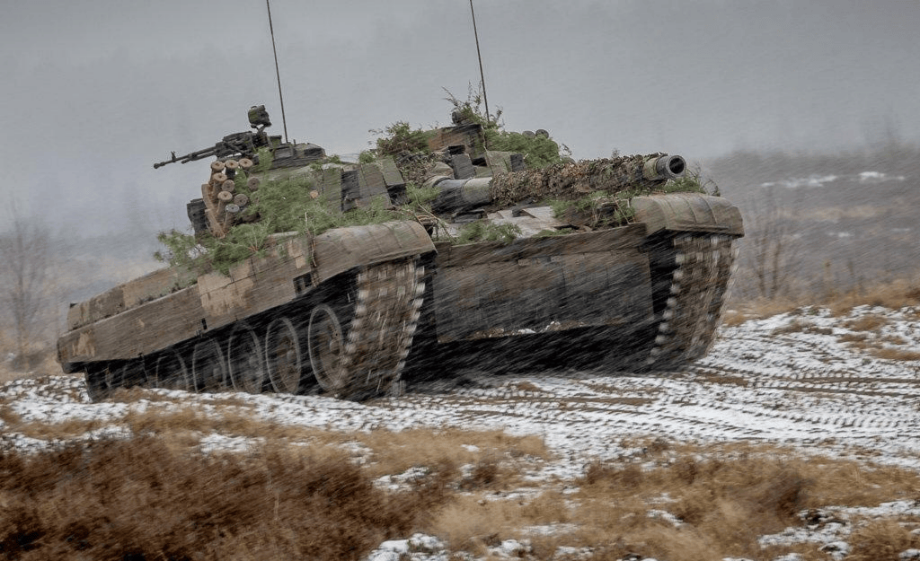 美俄这次真是火大了，法军直奔俄石油命脉，幻影-2000掩护炸油轮