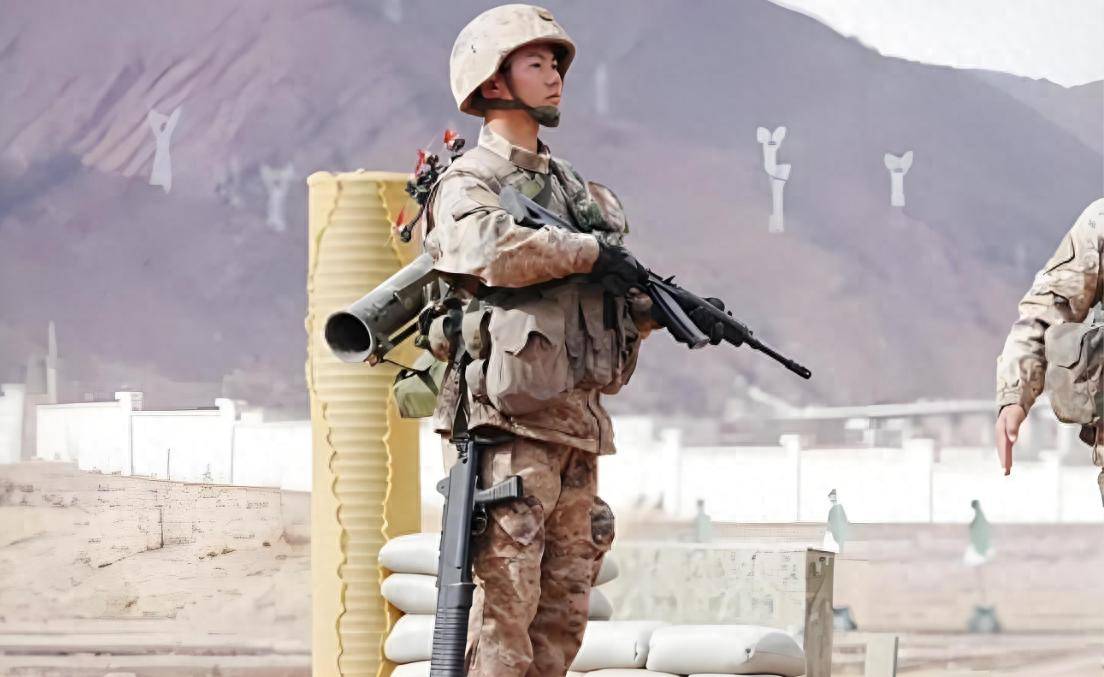 一人四器不是炫技，而是标配？中国陆军的信息化底牌令人震撼