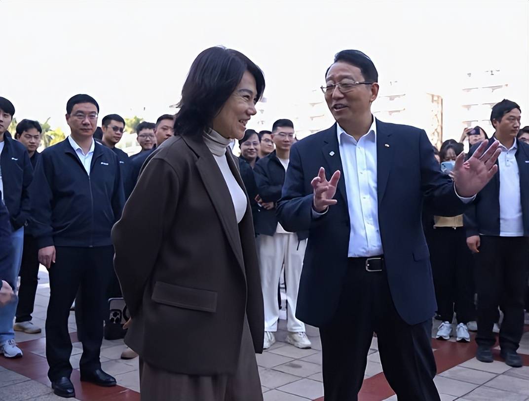 董小姐的玩笑,可能已刻在冯兴亚的心里