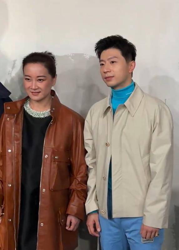 外媒的镜头好真实啊，43岁贾玲最新状态：面相变了跟换了魂一样