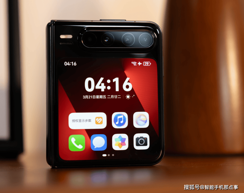 原创 华为神秘新机曝光:白绿橘蓝黑五色可选,或为全球首款折叠平板!