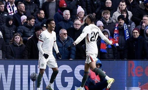 英超积分榜刷新蓝军3-1曼联3-2利物浦降第6维拉英超联赛免费高清直播+实时赛程+积分预测（2025赛季全覆盖）2-0扳平曼城