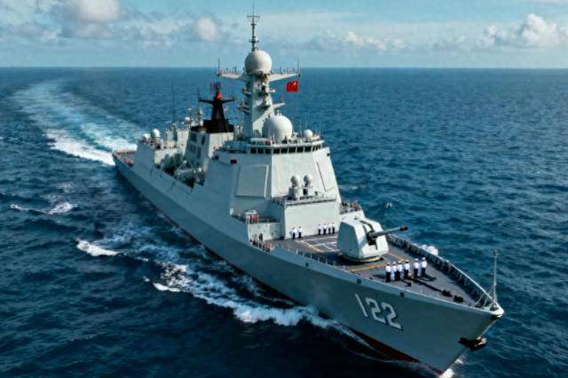 太原舰遭外舰高速逼近，全舰拉响战斗警报，距开火只差一步？